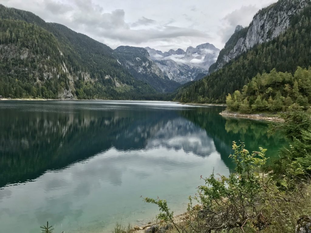 Gosausee - der bekannte Blick über den See auf den Dachstein & den Gletscher