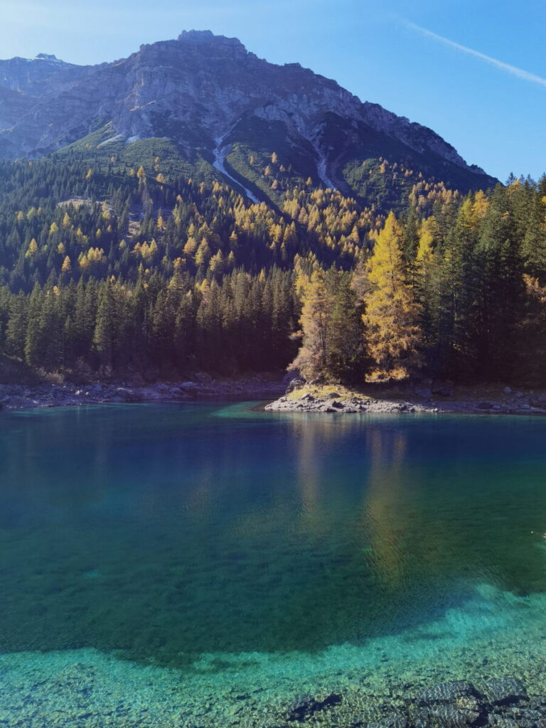 Der Obernberger See mit einem glasklaren Wasser - einer der schönsten Seen in Österreich