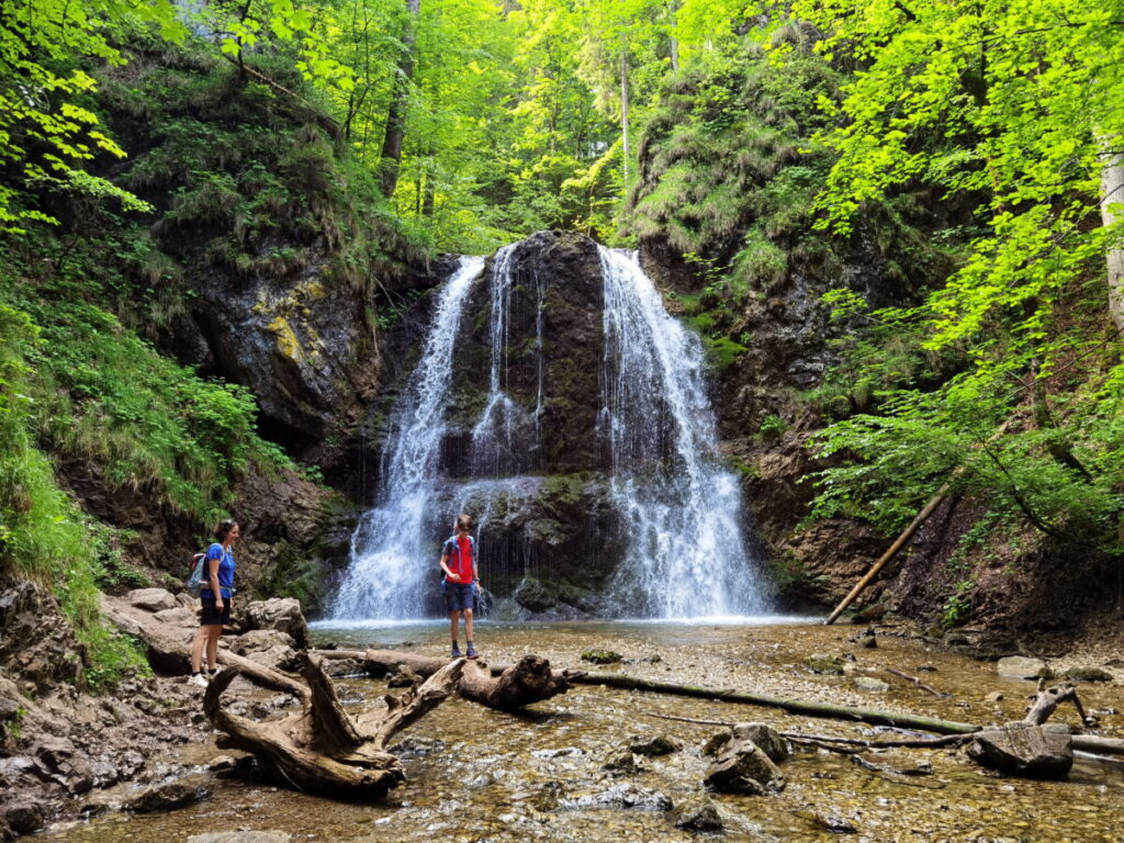 Meterhohe Wasserfälle an den Seen - Josefsthaler Wasserfälle zwischen Schliersee & Spitzingsee